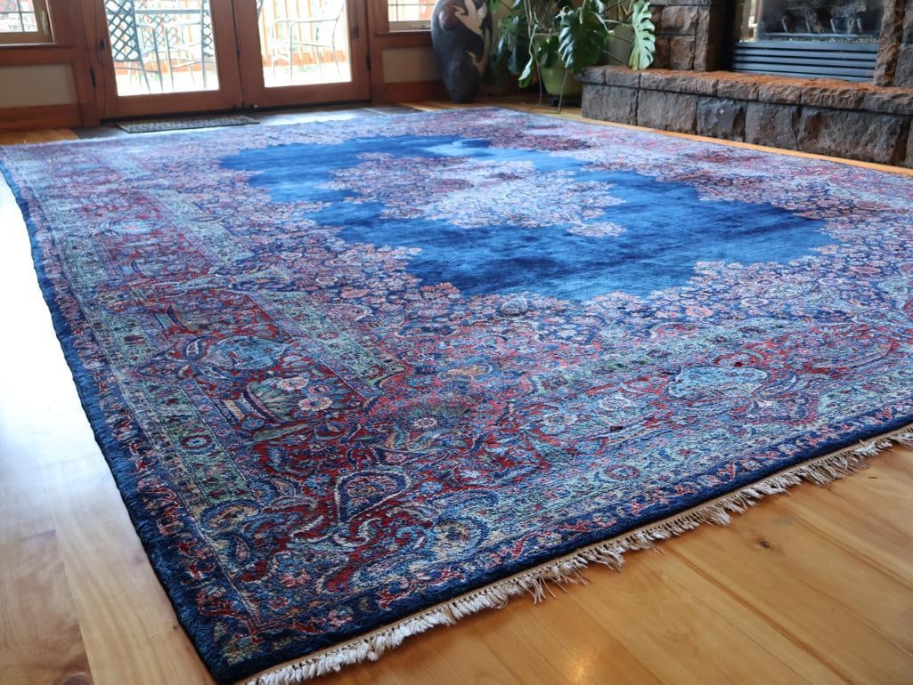 Large Persian-Style Floral Medallion Rug with Woven Inscription - 2