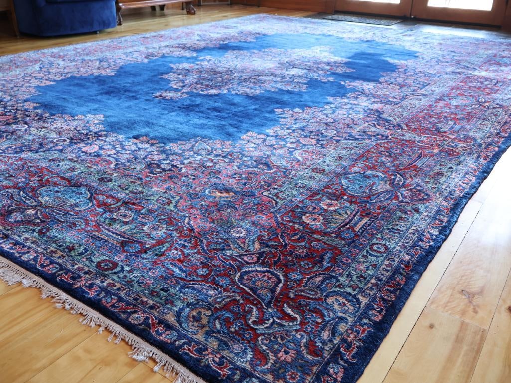 Large Persian-Style Floral Medallion Rug with Woven Inscription - 4