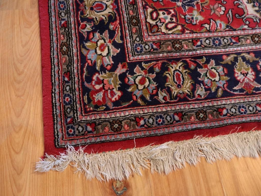 Hand-Knotted Persian-Style Floral Area Rug - 5