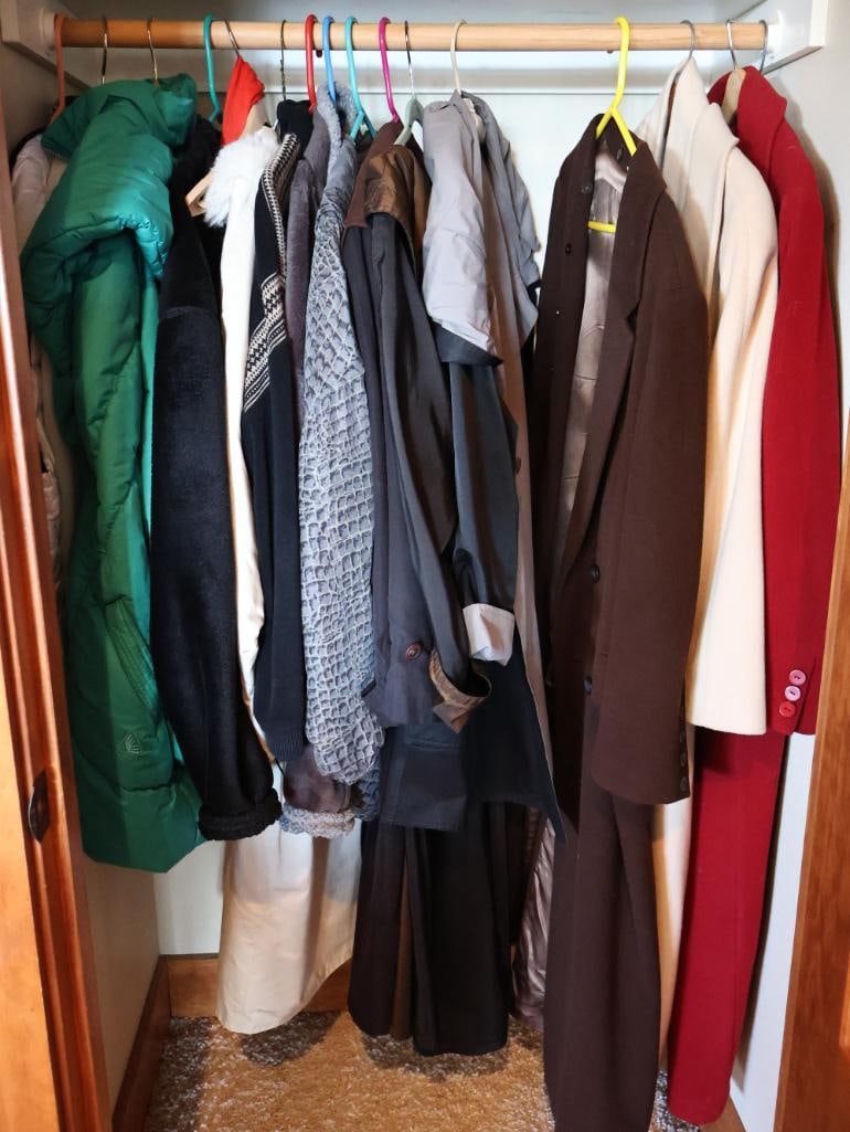 Estate Lot of Women's Winter Coats and Outerwear: Multi-item estate lot f premium women's cold-weather outerwear. All photos include tags.