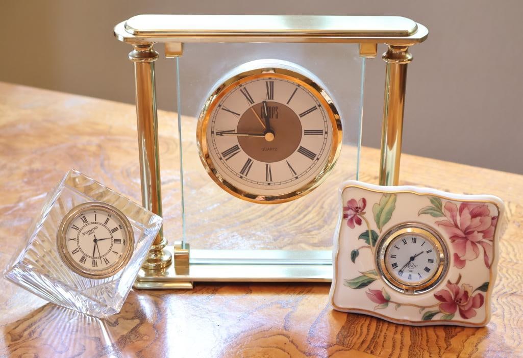 Three Decorative Quartz Desk Clocks (1 of 13)