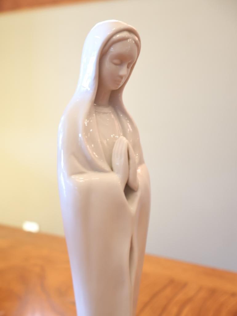 Meissen Porcelain Madonna and Baccarat Crystal Religious Figurines - 7