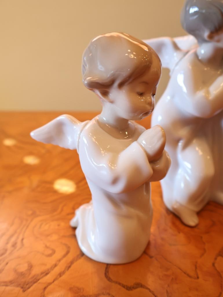 Pair of Lladro Porcelain Angel Figurines Choir & Praying Angel - 3