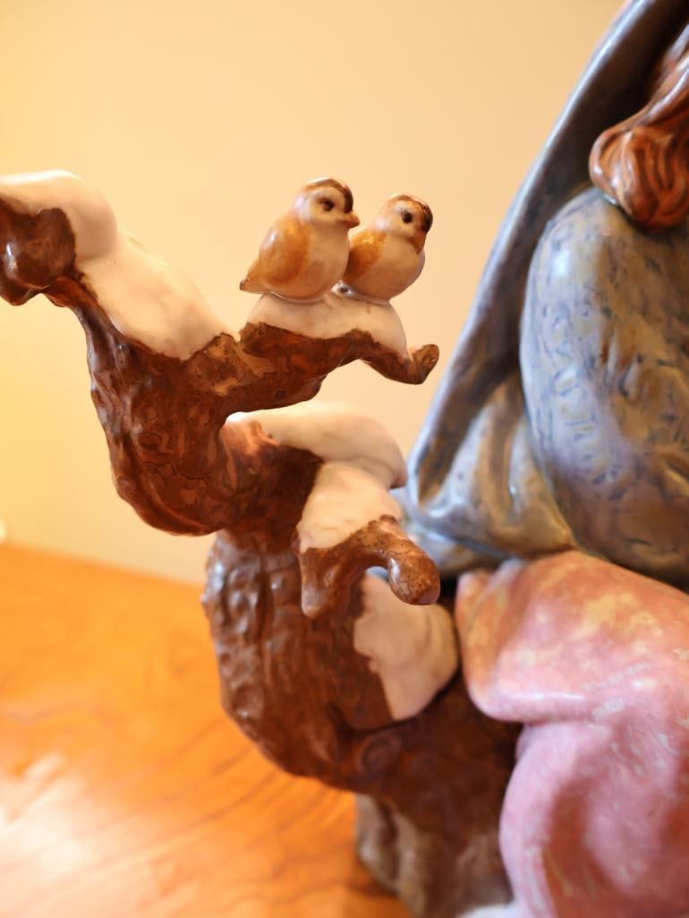 Lladro Winter Girl with Birds Porcelain Figurine - 5