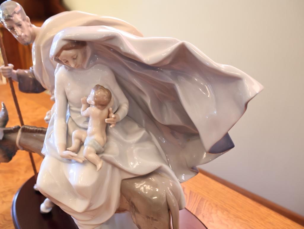 Large Lladro Holy Family Flight into Egypt Porcelain Figural Group on Wood Base - 6