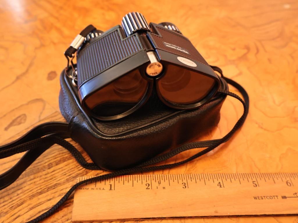 Vintage Minolta Camera and Binoculars with Cases - 7