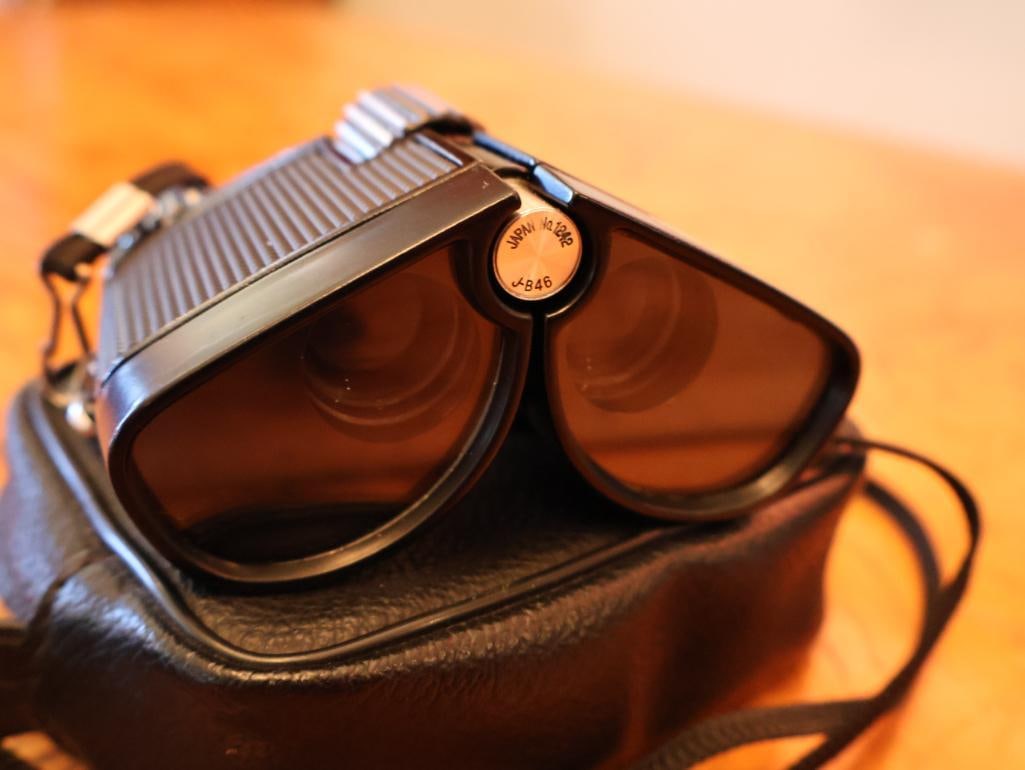 Vintage Minolta Camera and Binoculars with Cases - 8