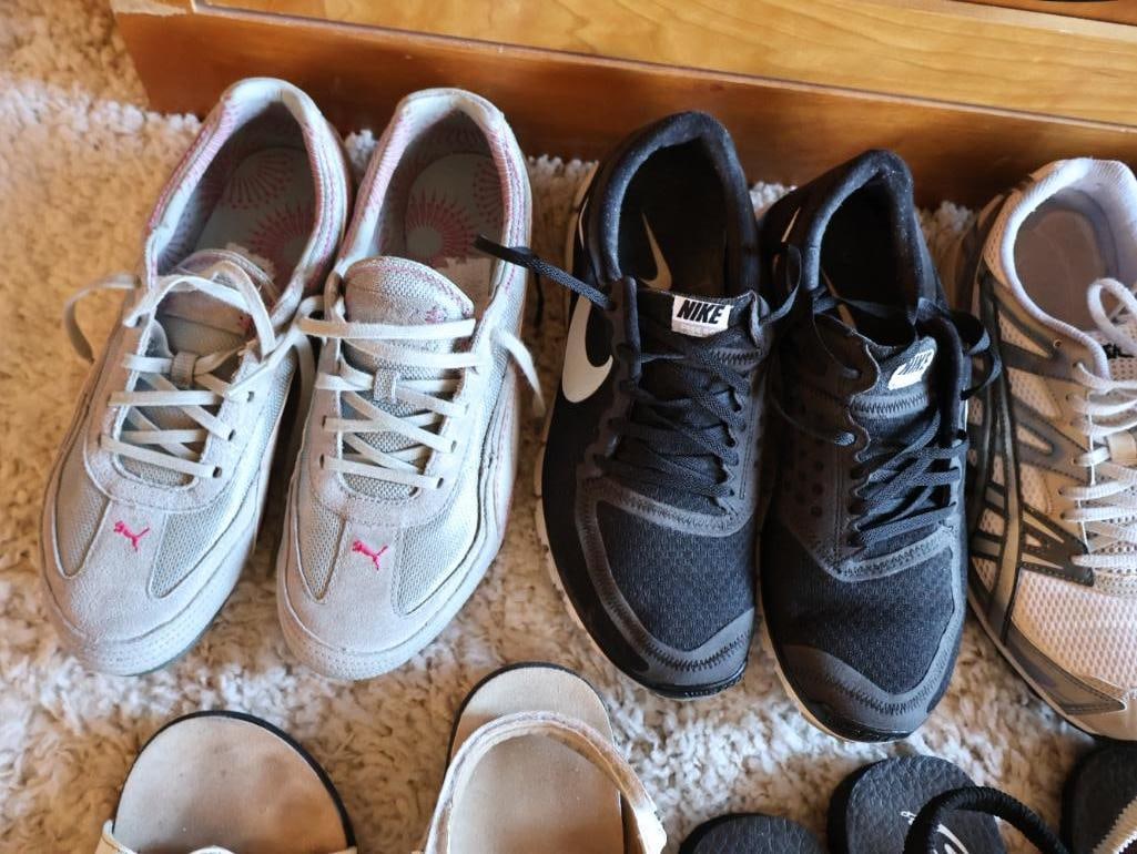 Large Lot of Ladies Tennis Shoes and Sandals - 9