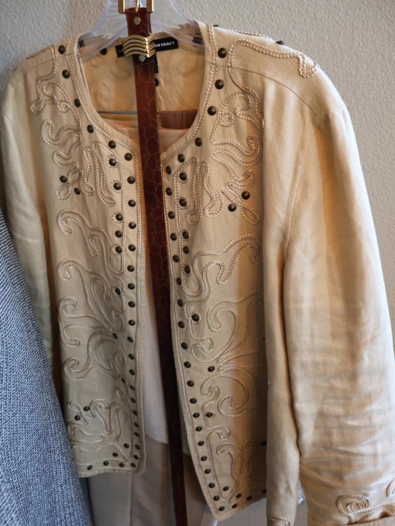 Vintage Ladies Jackets and Outfits - 15