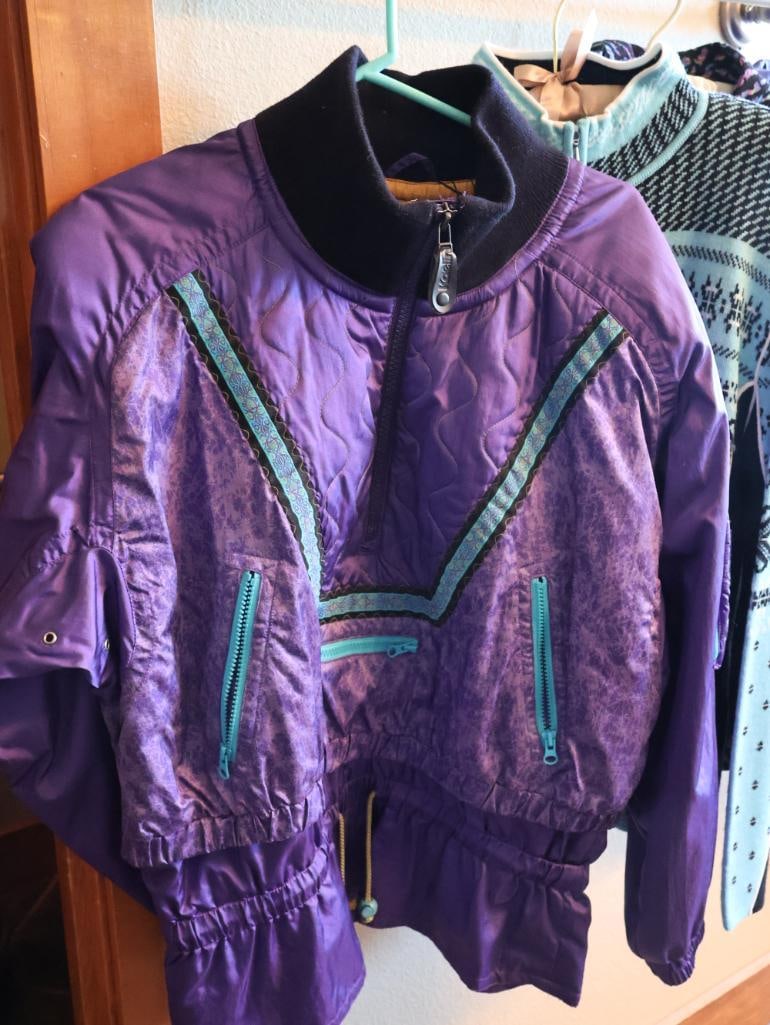 Vintage Windbreaker Jacket and Outdoor Sweaters - 2
