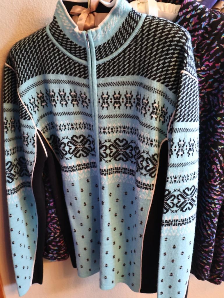 Vintage Windbreaker Jacket and Outdoor Sweaters - 9