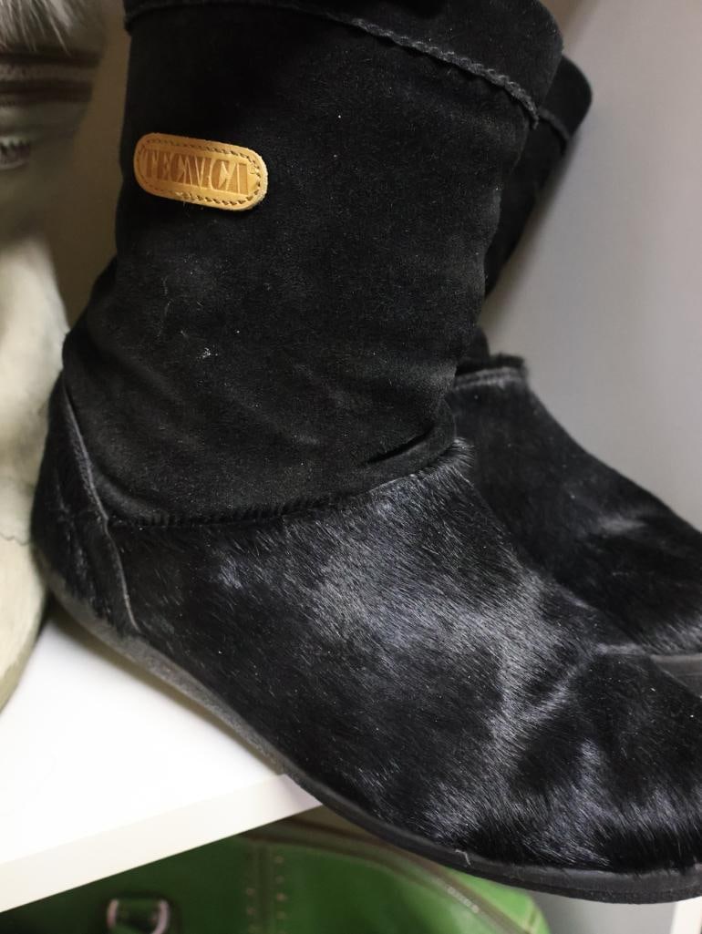 Three Pairs of Ladies Winter Boots - 4
