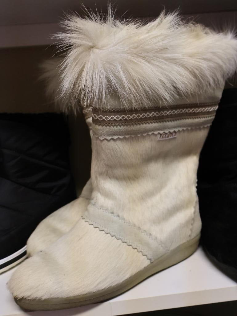 Three Pairs of Ladies Winter Boots - 5