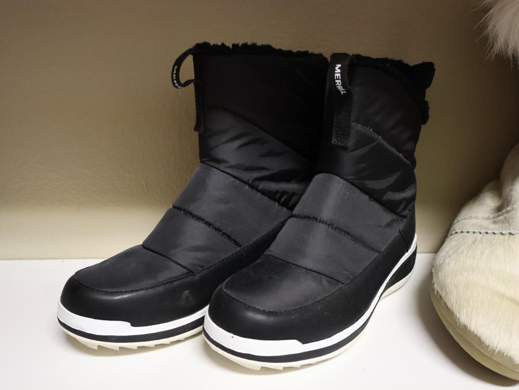Three Pairs of Ladies Winter Boots - 8