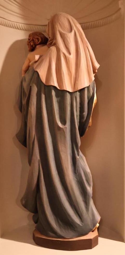 Italian Handmade Wood-Carved Large Statue of Madonna and Child - 7