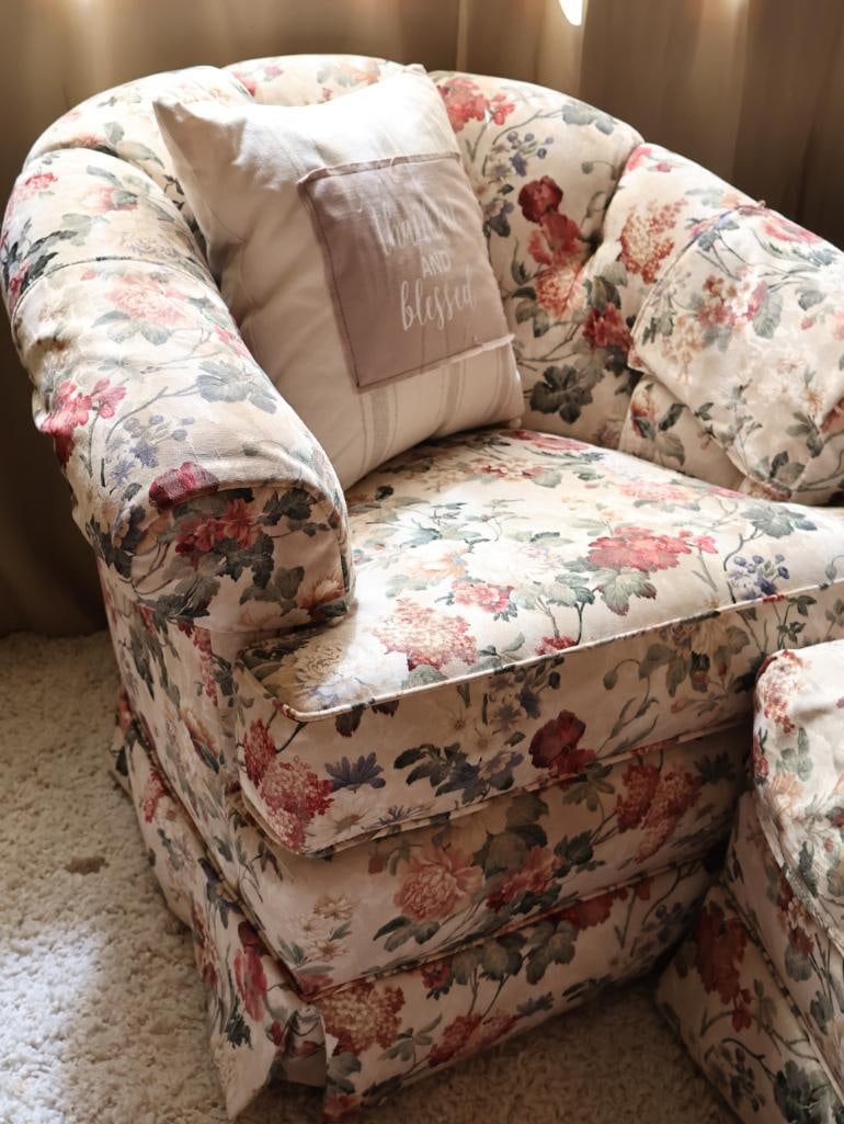 Pair of Floral Tufted Barrel Back Swivel Chairs with Matching Ottoman - 8