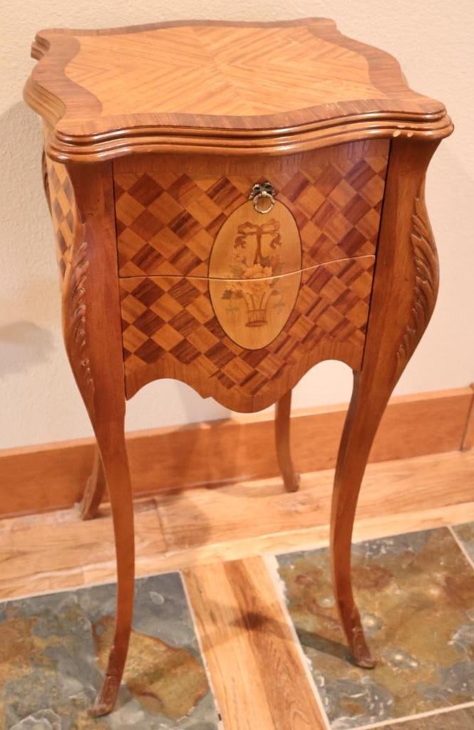 Antique French Louis XV style Marquetry Side Table: Exquisite craftsmanship marquetry ornate inlaid side table with curved cabriole legs with inlaid floral medallion in center and dovetail drawers. 30" by 15"