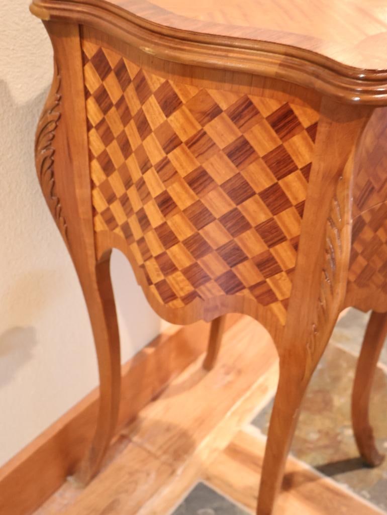 Antique French Louis XV style Marquetry Side Table - 3