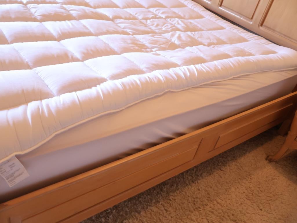 Fremarc Design Country French Carved King Size Bed Frame and Matching Side Tables - 9