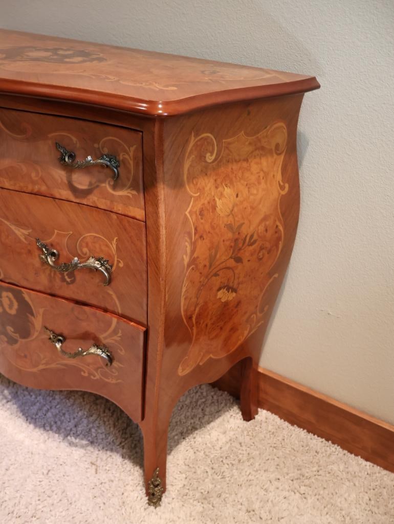 Vintage Italian Style Inlaid Marquetry Bombe Chest of Drawers - 3