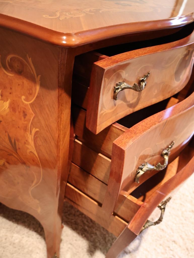 Vintage Italian Style Inlaid Marquetry Bombe Chest of Drawers - 5