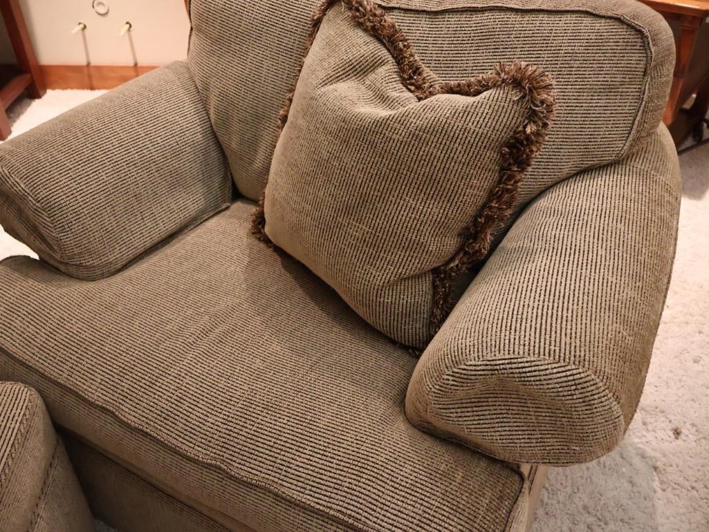 Pair of Cozy La-Z-Boy Arm Chairs and Matching Ottoman - 5