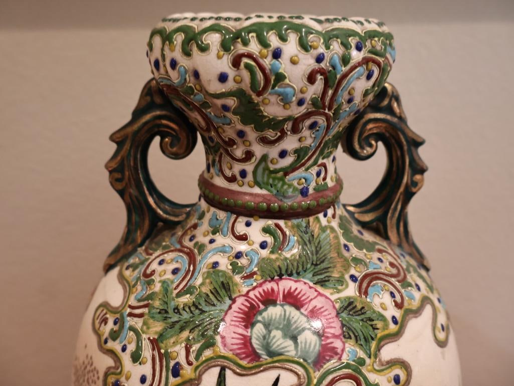 Large Antique Satsuma Style Moriage Iris Vase - 3