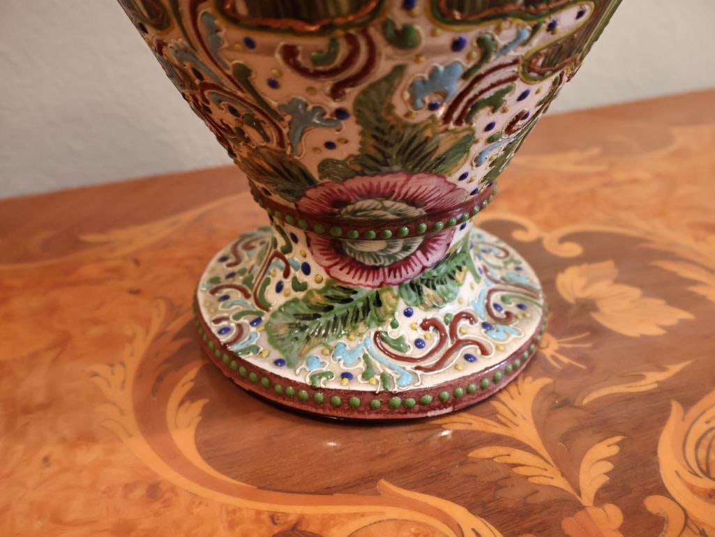 Large Antique Satsuma Style Moriage Iris Vase - 8