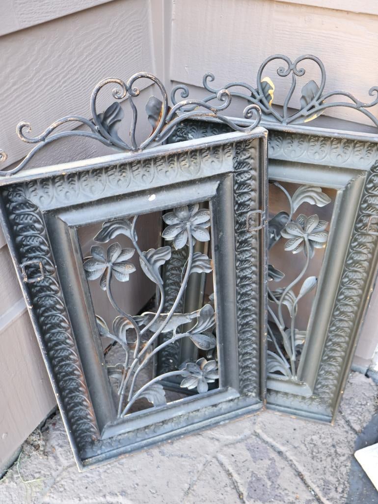 Two Matching Metal Bird Decor and Plaster Relief of birds - 7