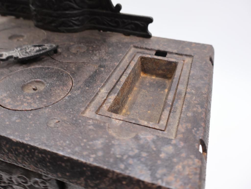 Antique STAR Cast Iron Toy Cook Stove with Ornate Detail - 6