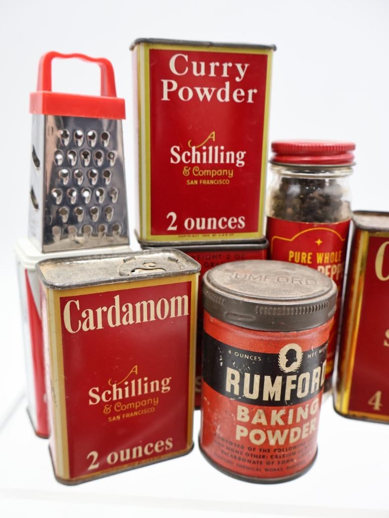 Collection of Vintage Advertising Spice and Baking Powder Tins Schilling, Calumet, Royal - 11