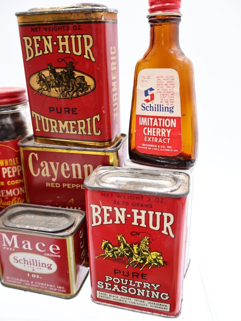Collection of Vintage Advertising Spice and Baking Powder Tins Schilling, Calumet, Royal - 9