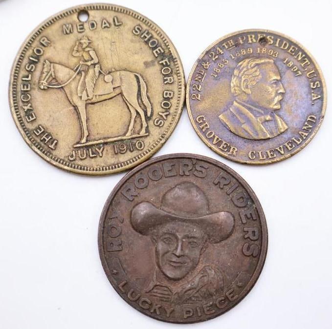 Antique and Vintage Curios Lot Stratford Pocket Watch, Advertising Tokens, Clock & Vanity Items - 8