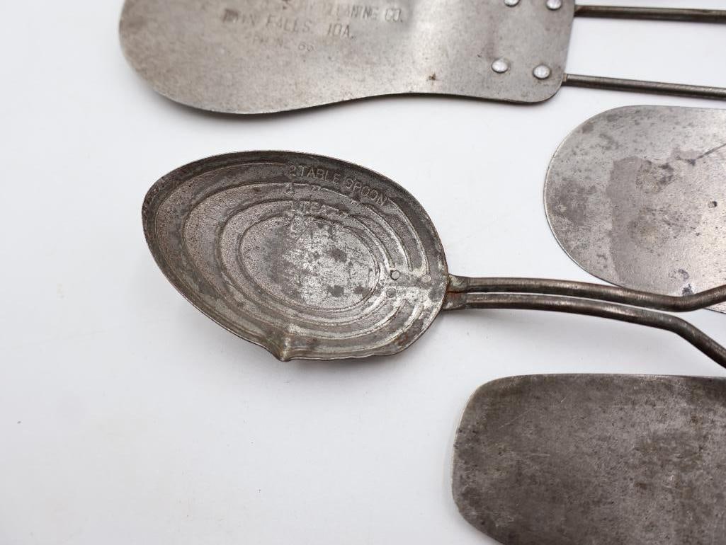 Large Collection Antique & Vintage Serving Advertisment Utensils - 4