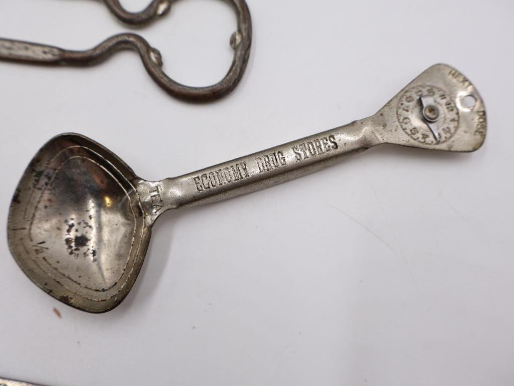 Large Collection Antique & Vintage Serving Advertisment Utensils - 8