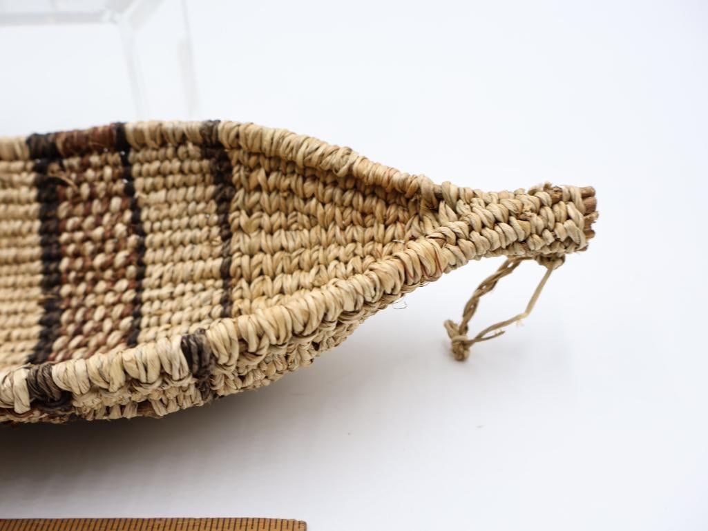 Vintage Shell Art Lighthouse Diorama and Handwoven Boat-Shaped Basket - 4
