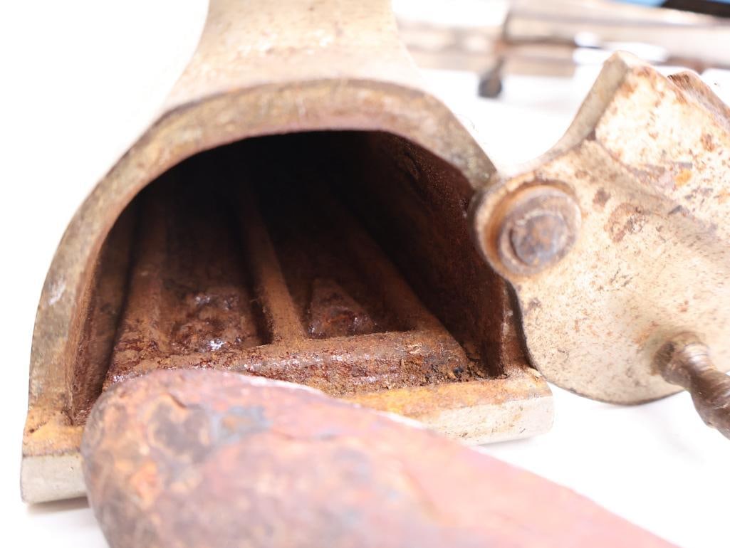 Vintage and Antique Iron Trio Early Gas and Metal Sad Irons - 4
