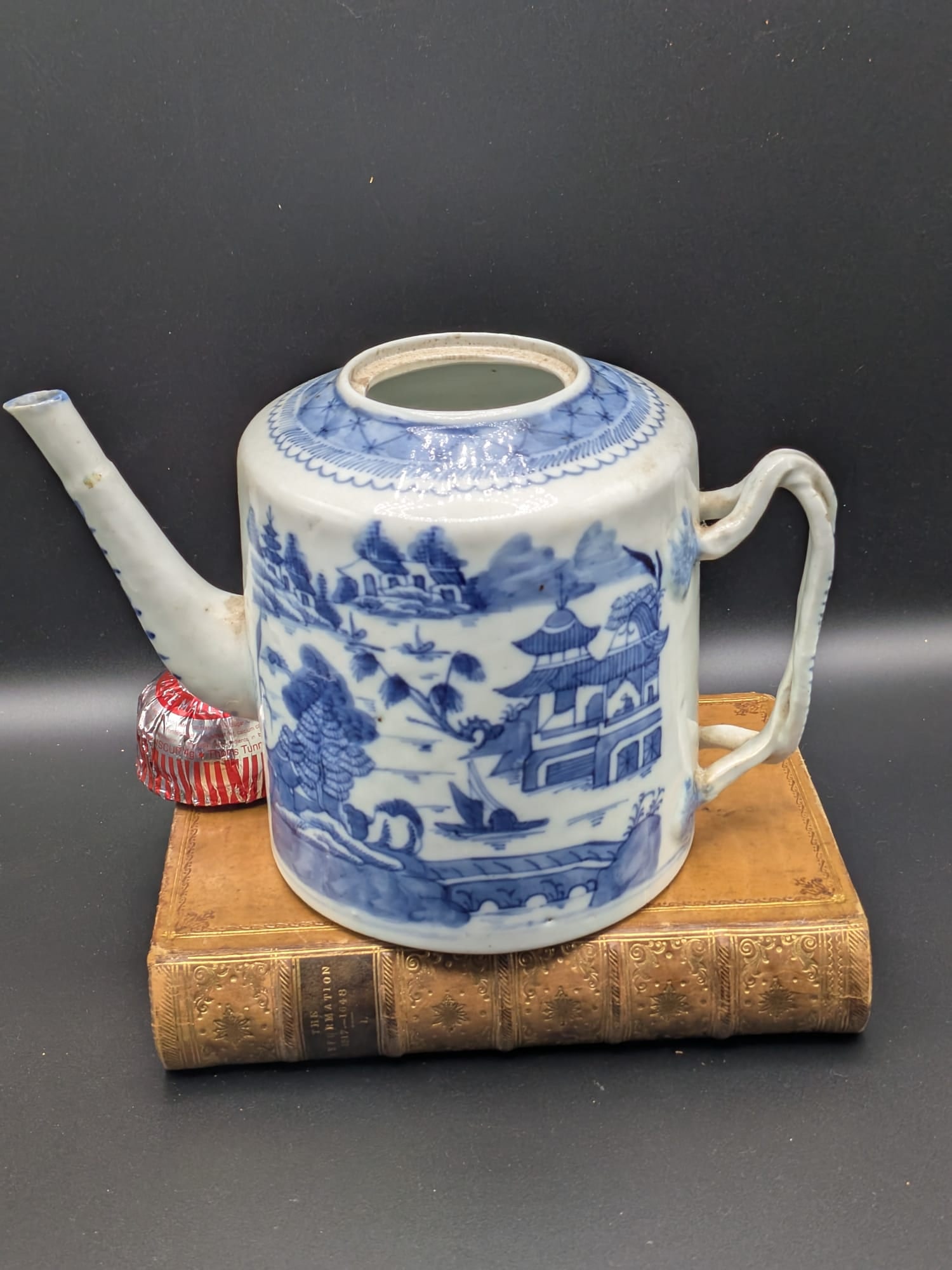 Antique Chinese Teapot (1 of 4)