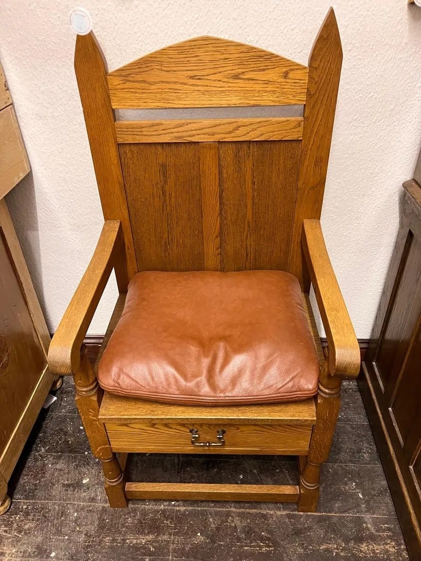 Large Oak Throne Chair (1 of 3)