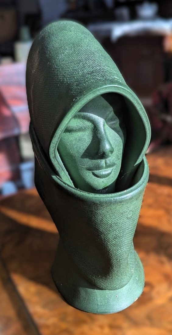 Sardinian Woman sculpture by Massiosa 1950's: All the best things come in small packages. Cheeky is tempted to bid on this himself - its beautiful. She stands 7" tall