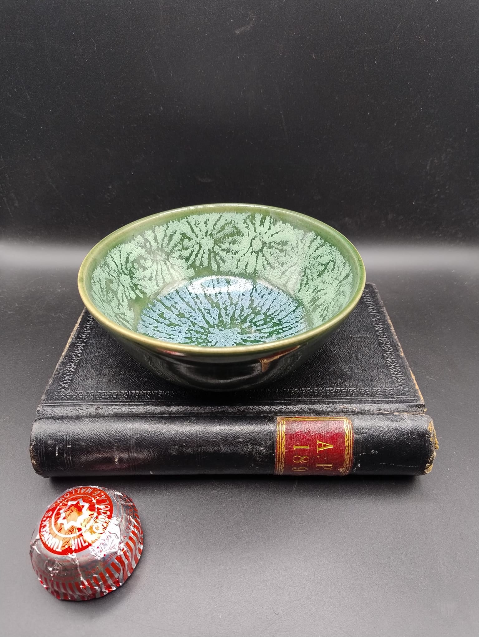 Lovely Bowl Lochhead Kirkcudbright Pottery: A stunning bowl from the company founded by Tom Lochhead, "the godfather of Scottish studio ceramics". Tom was the first studio potter to set up north of the border and was a key influence in the deve