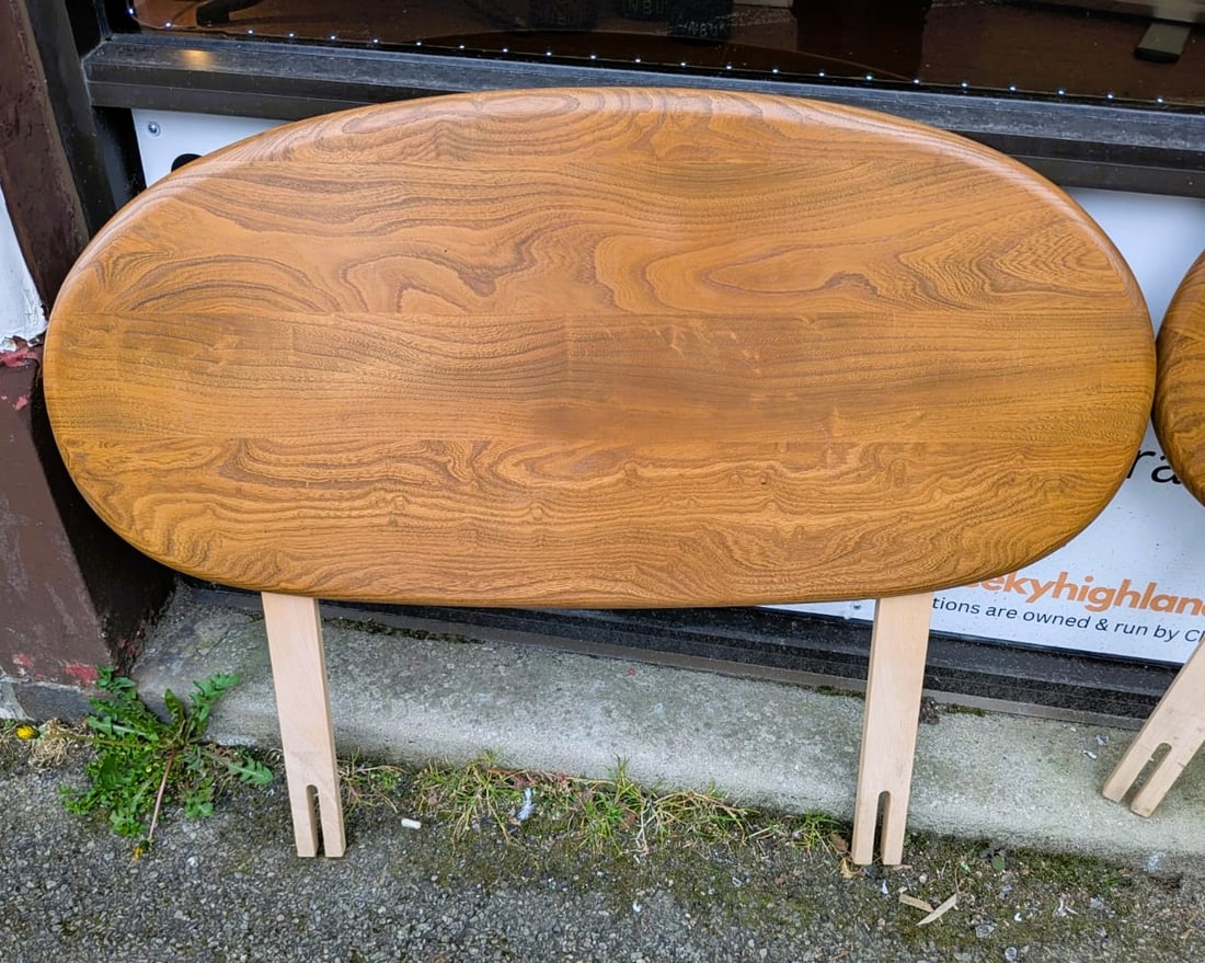 Rare Vintage Ercol Single Bed Headbaord - 1qty: We have two available in the Auction, each has its own Lot. Ercol Headboard, single bed size, 1960s, made from English Elm - originally designed to fit with the original Ercol divan beds