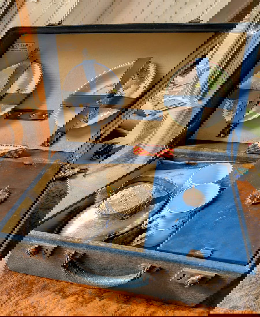 Vintage Sirram Picnic Case (1 of 3)