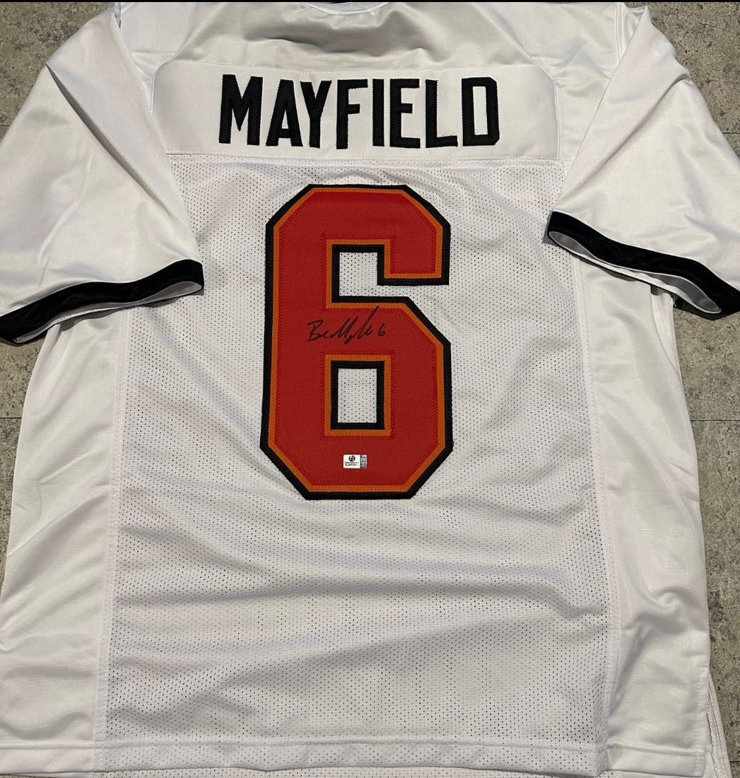 Baker Mayfield Tampa Bay Buccaneers Autographed Custom Football Jersey coa (1 of 3)