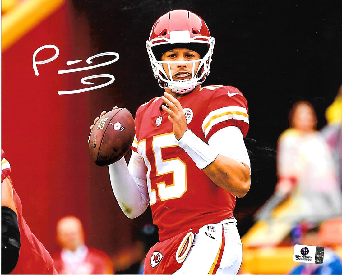 Patrick Mahomes Kansas City Chiefs Autographed 8x10 Photo coa *04: Patrick Mahomes Kansas City Chiefs Autographed 8x10 Photo GA coa - Autograph Location & coa # may vary