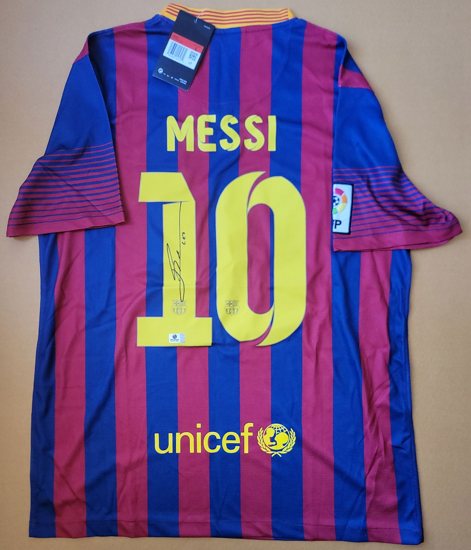 Lionel Messi F.C. Barcelona Autographed 2013-14 Nike Home Soccer Jersey coa (1 of 3)