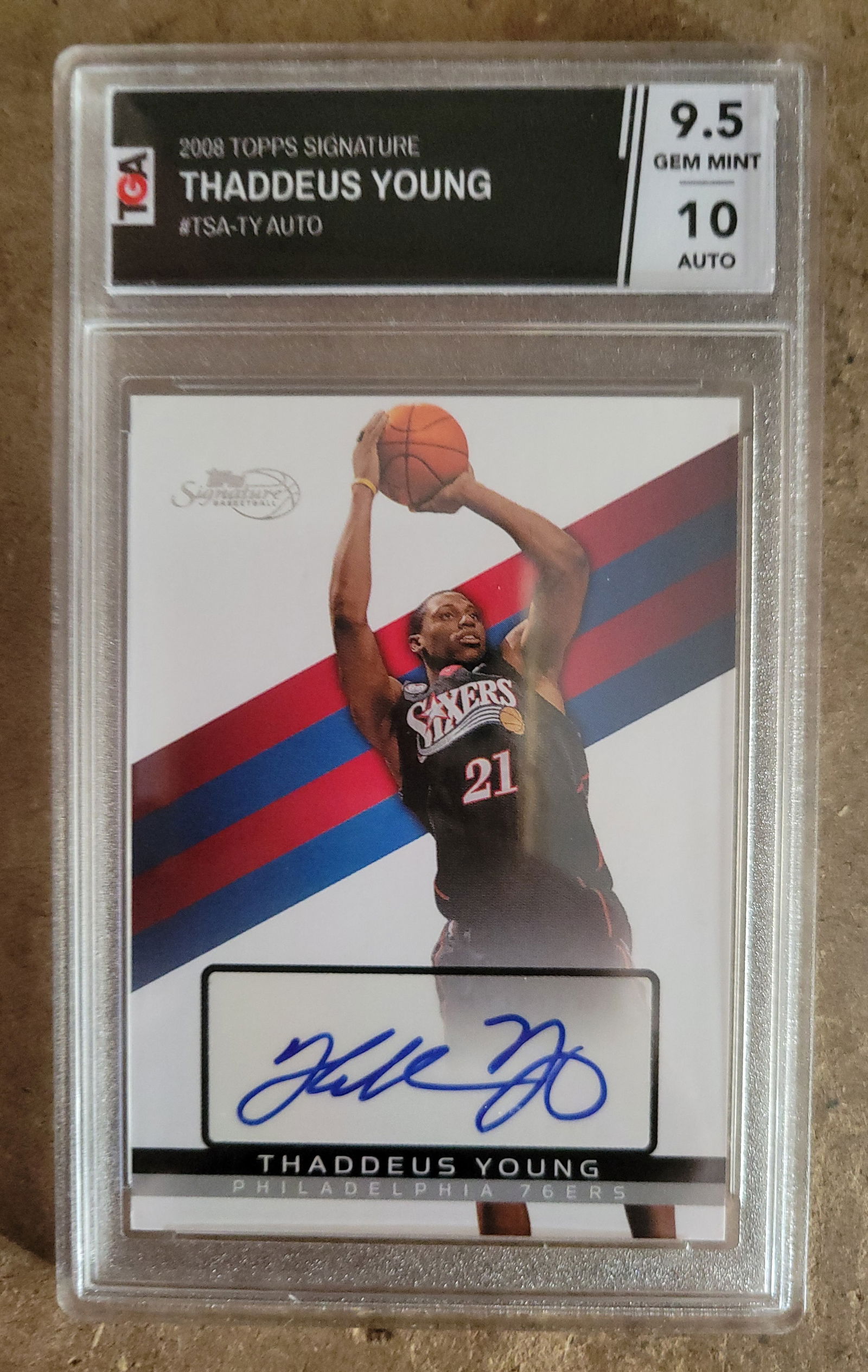 Thaddeus Young 2008 Topps Signature #TSA-TY  Graded TGA Card 9.5 Auto 10 (1 of 2)