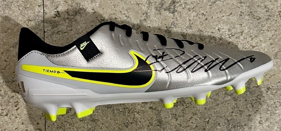 Cristiano Ronaldo Al-Nassr Autographed Nike Soccer Cleat coa (1 of 2)