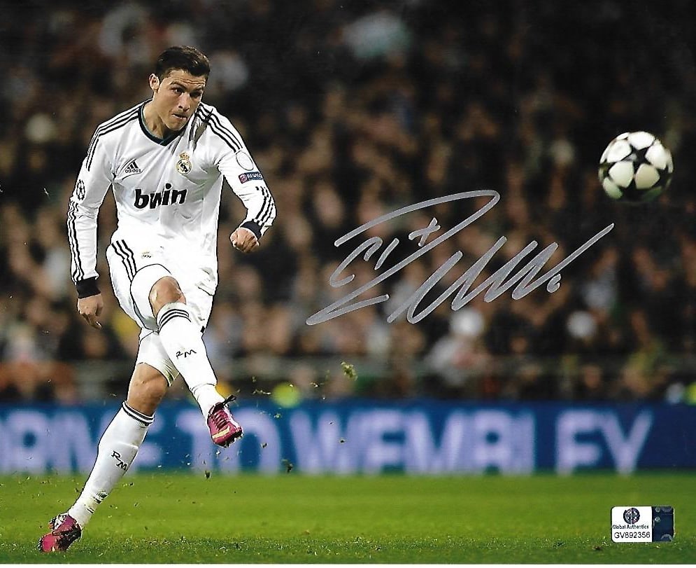 Cristiano Ronaldo Real Madrid Autographed 8x10 Photo coa (1 of 2)