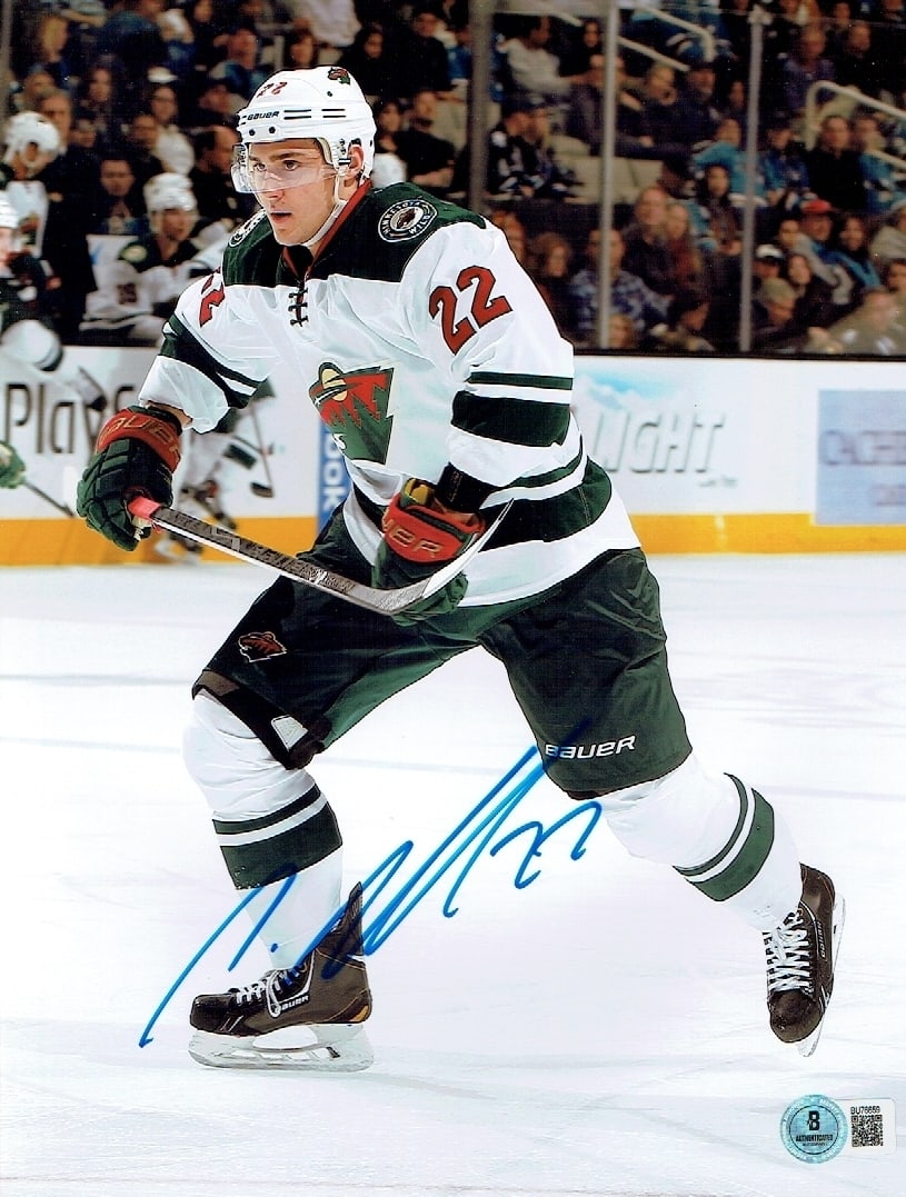 Nino Niederreiter Minnesota Wild Autographed 8.5x11 Photo Hologram: Nino Niederreiter Minnesota Wild Autographed 8.5x11 Photo Beckett Hologram [The photo may have a tiny flaw (slight bend in corner, blemish on autograph on photo, etc.]